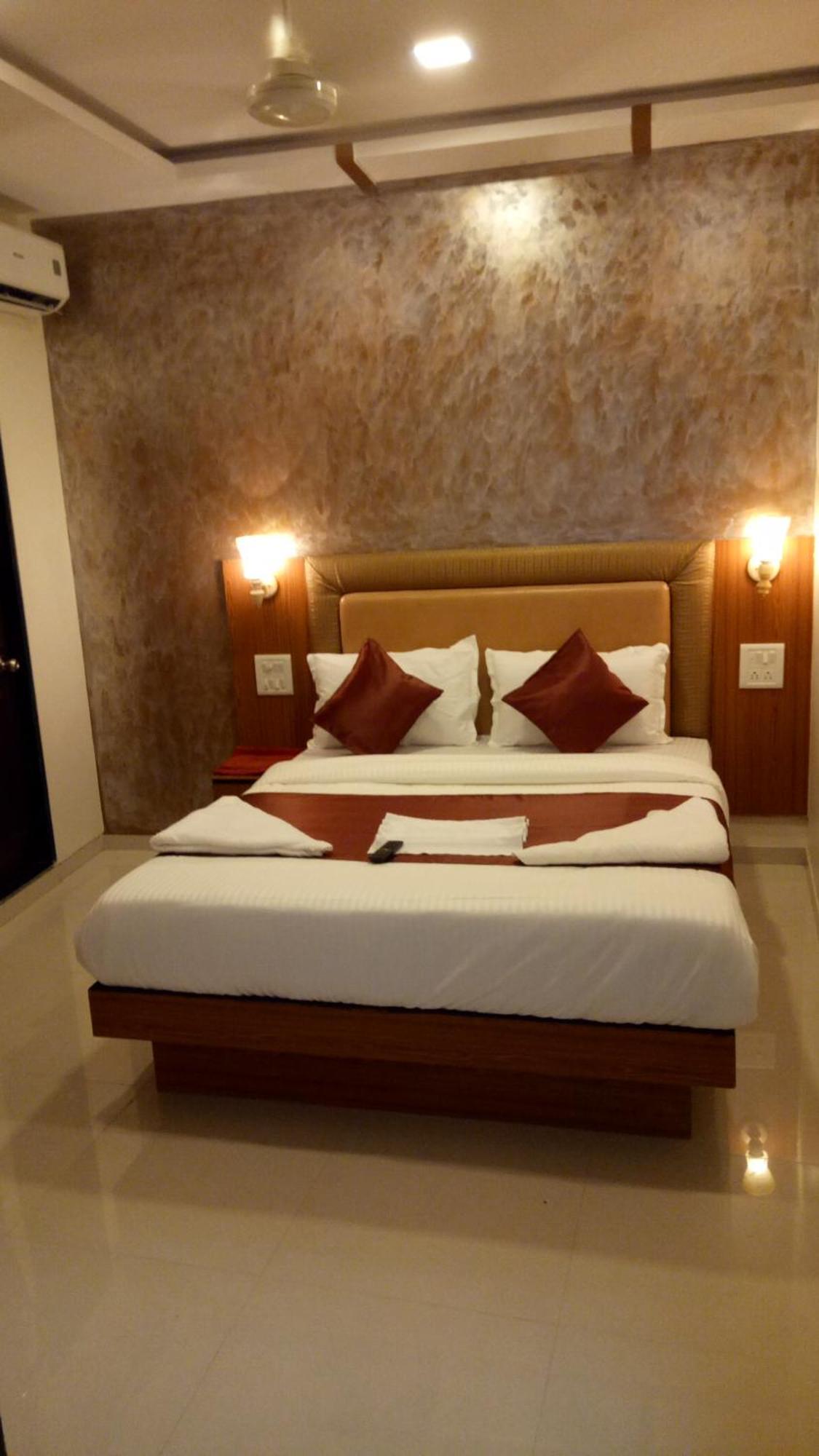 Flagship 83490 Hotel Bently Palace Bombay Eksteriør billede